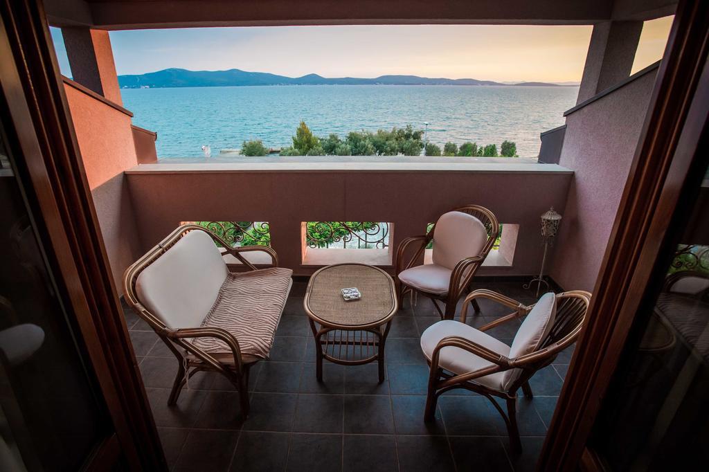 Villa Amalija Sukošan Oda fotoğraf